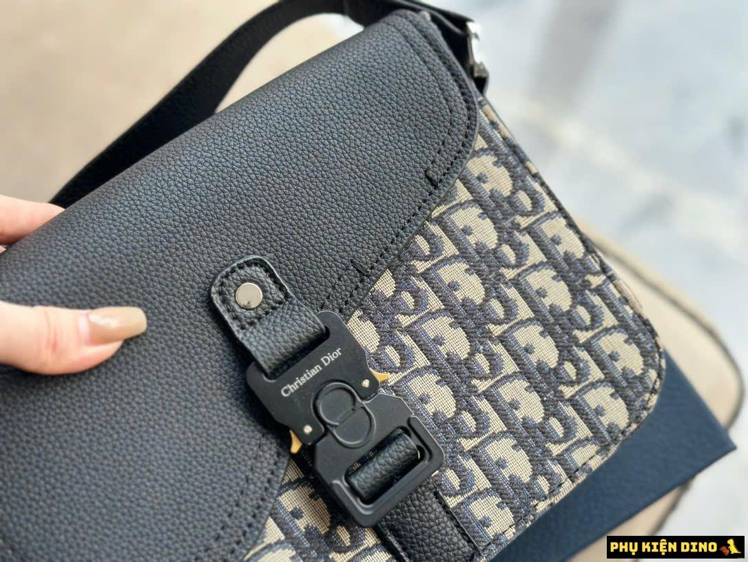 Túi Dior Mini Saddle Bag Strap Beige Dior Grained 1ADPO049YKS-H27E 4 Túi Đeo Chéo Nam Beige Dior Grained