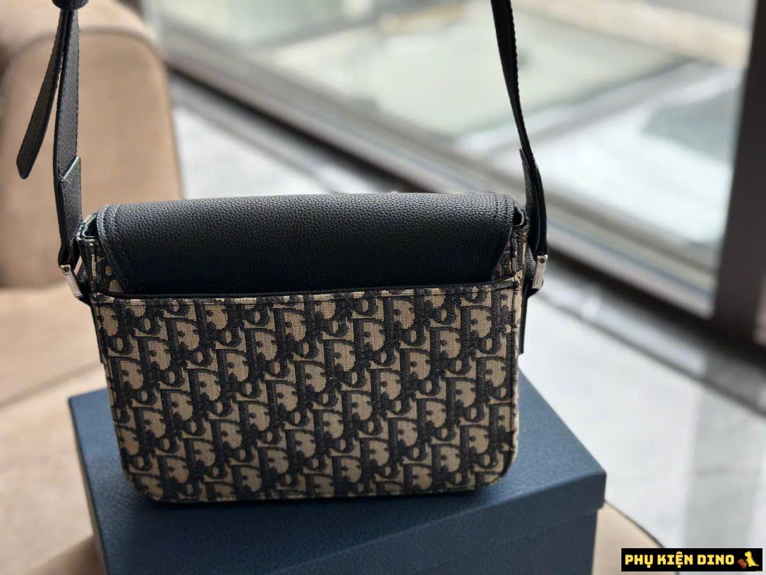 Túi Dior Mini Saddle Bag Strap Beige Dior Grained 1ADPO049YKS-H27E 3 Túi Dior Mini Saddle Bag Strap Beige