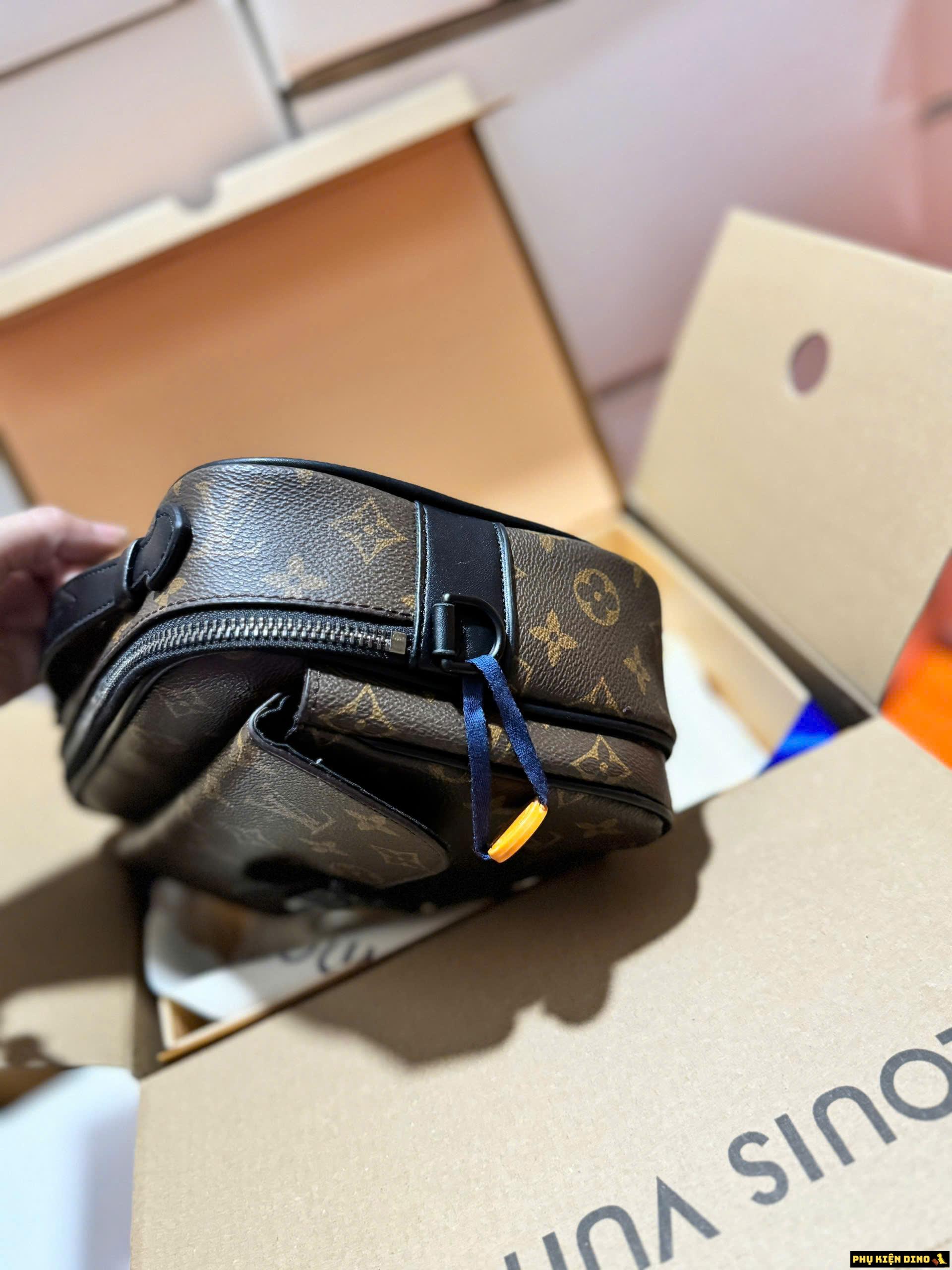 Túi Louis Vuitton LV S Lock Messenger Size 22 Fullbox M45806 5 Túi Louis Vuitton S Lock Messenger Brown Black