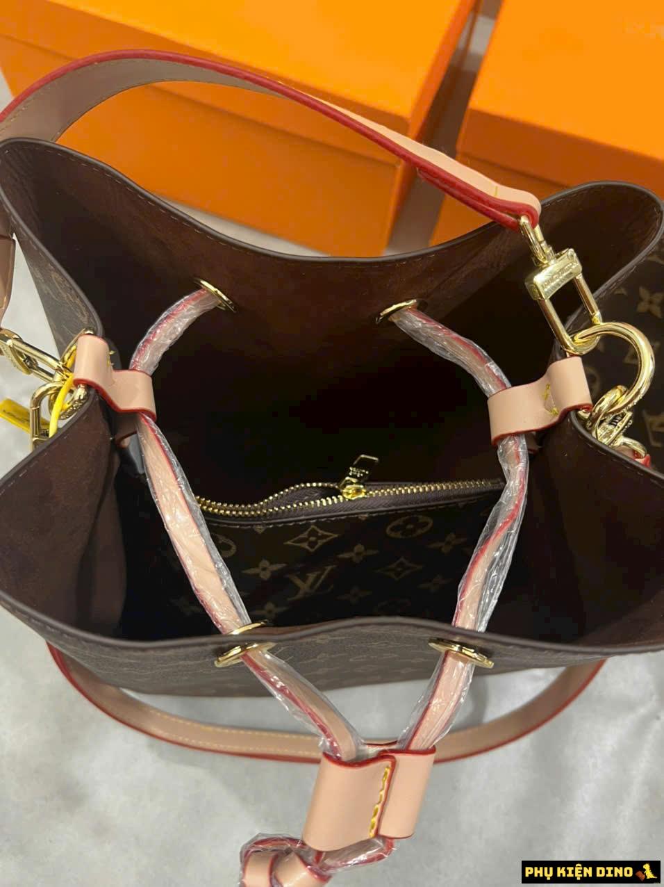 Túi Louis Vuitton LV Neonoe BB Size 20 Size 25 M46581 10 Túi LV Néonoé BB Nâu Họa Tiết