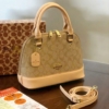 Túi Xách Nữ Coach Dáng Hến Size 25 Fullbox 14 Túi Xách Nữ Coach Dáng Hến Size 25 Màu Kem