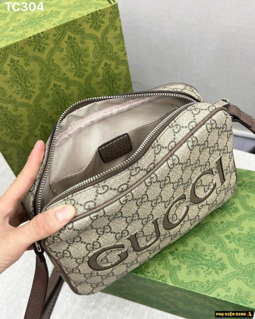 ben trong tui deo cheo gucci gg brown size 23