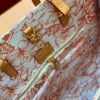 Cận Cảnh Bên Trong Túi Tote Louis Vuitton LV OnTheGo