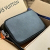 Túi Cầm Tay Louis Vuitton Pochette Kasai Taiga Black M30441 11 Túi Cầm Tay Louis Vuitton LV Pochette Kasai Màu Đen