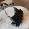 Túi Chanel Hot Chất liệu Da