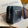 Túi Cầm Tay Louis Vuitton Pochette Kasai Taiga Black M30441 15 Túi Louis Vuitton Pochette Kasai Taiga Black