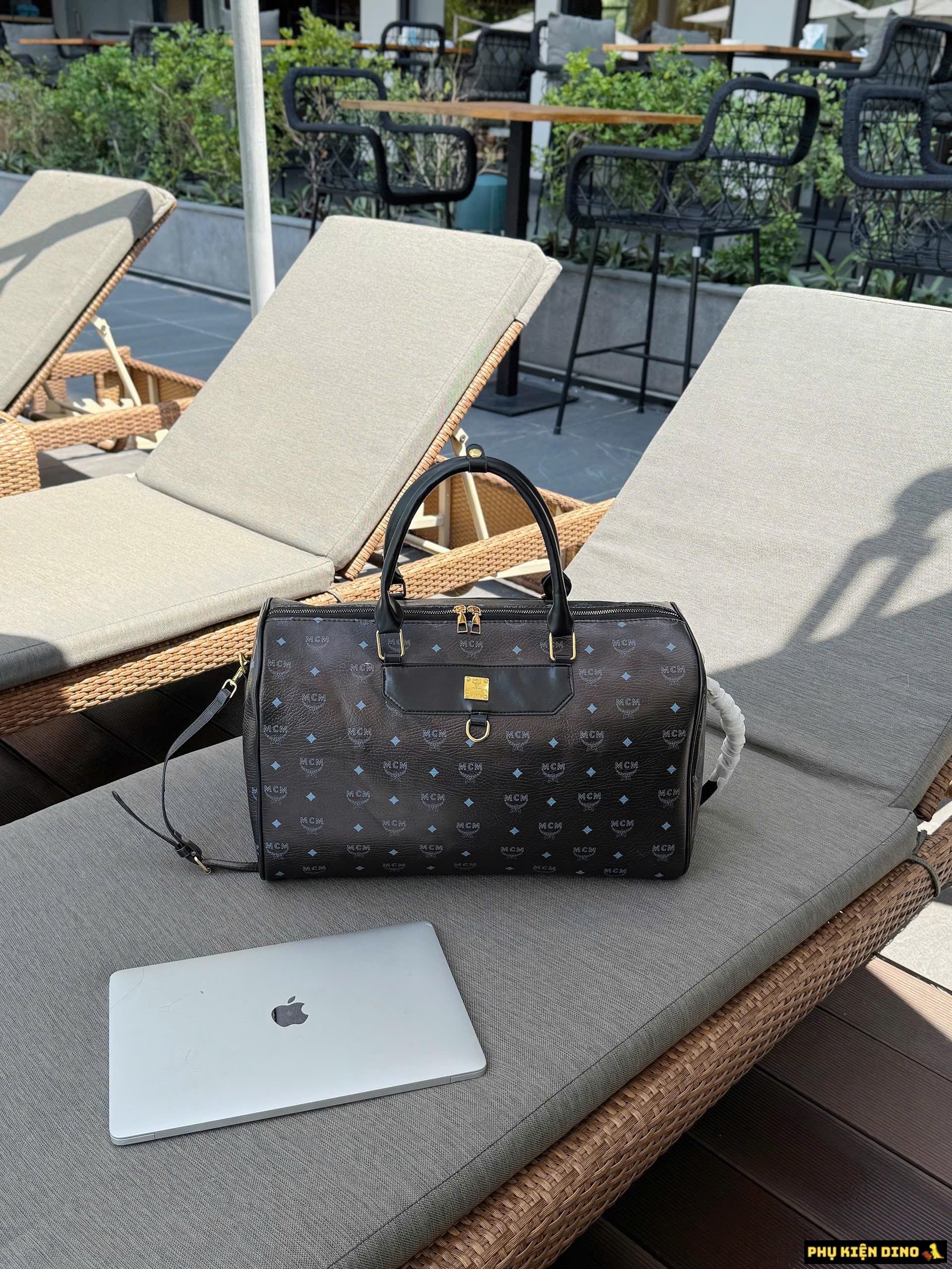 Túi MCM Traveler Weekender In Visetos Black Túi MCM Traveler Weekender In Visetos Black