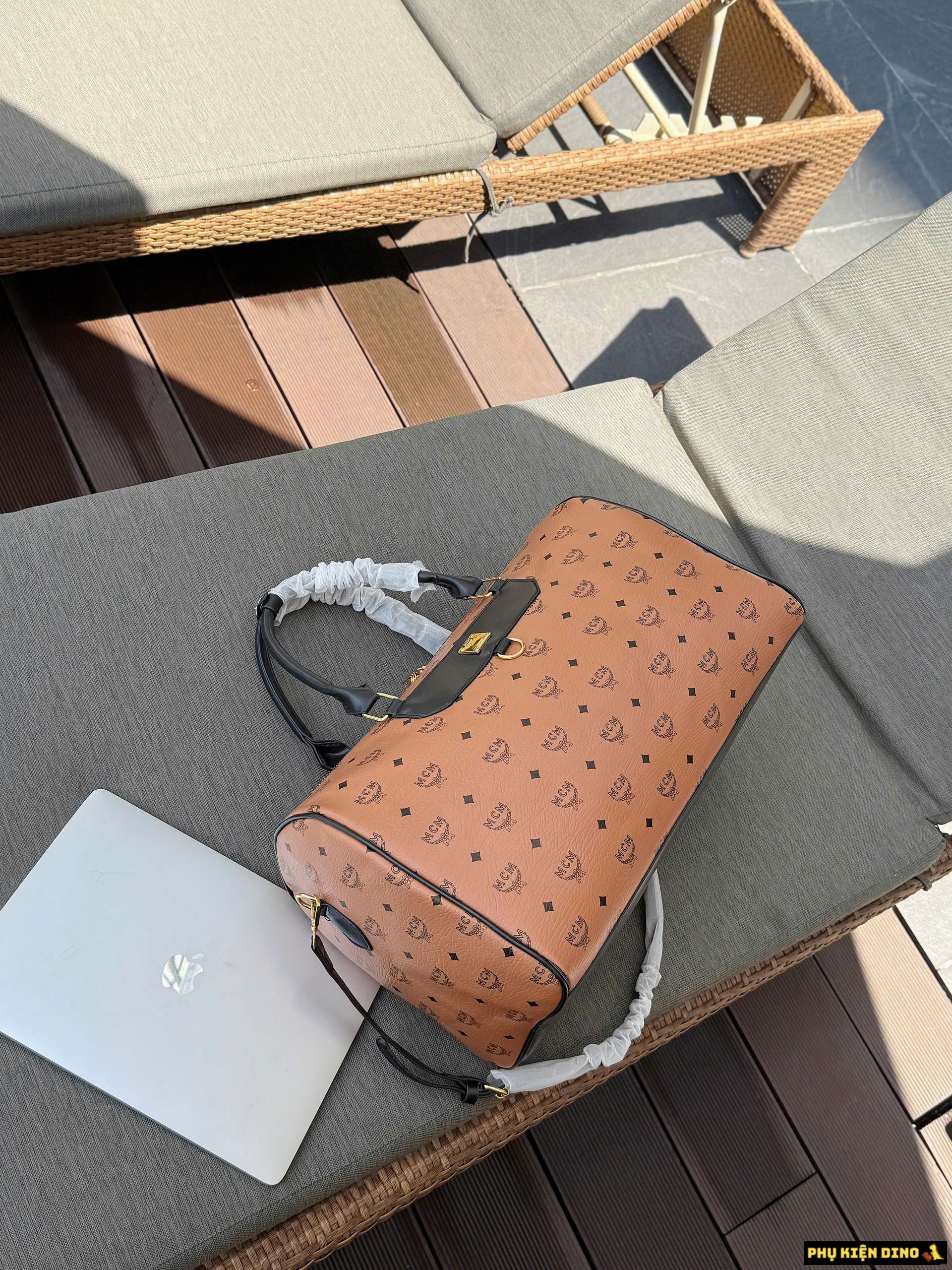 Túi MCM Traveler Weekender In Visetos Brown giá rẻ Túi MCM Traveler Weekender In Visetos Brown giá rẻ