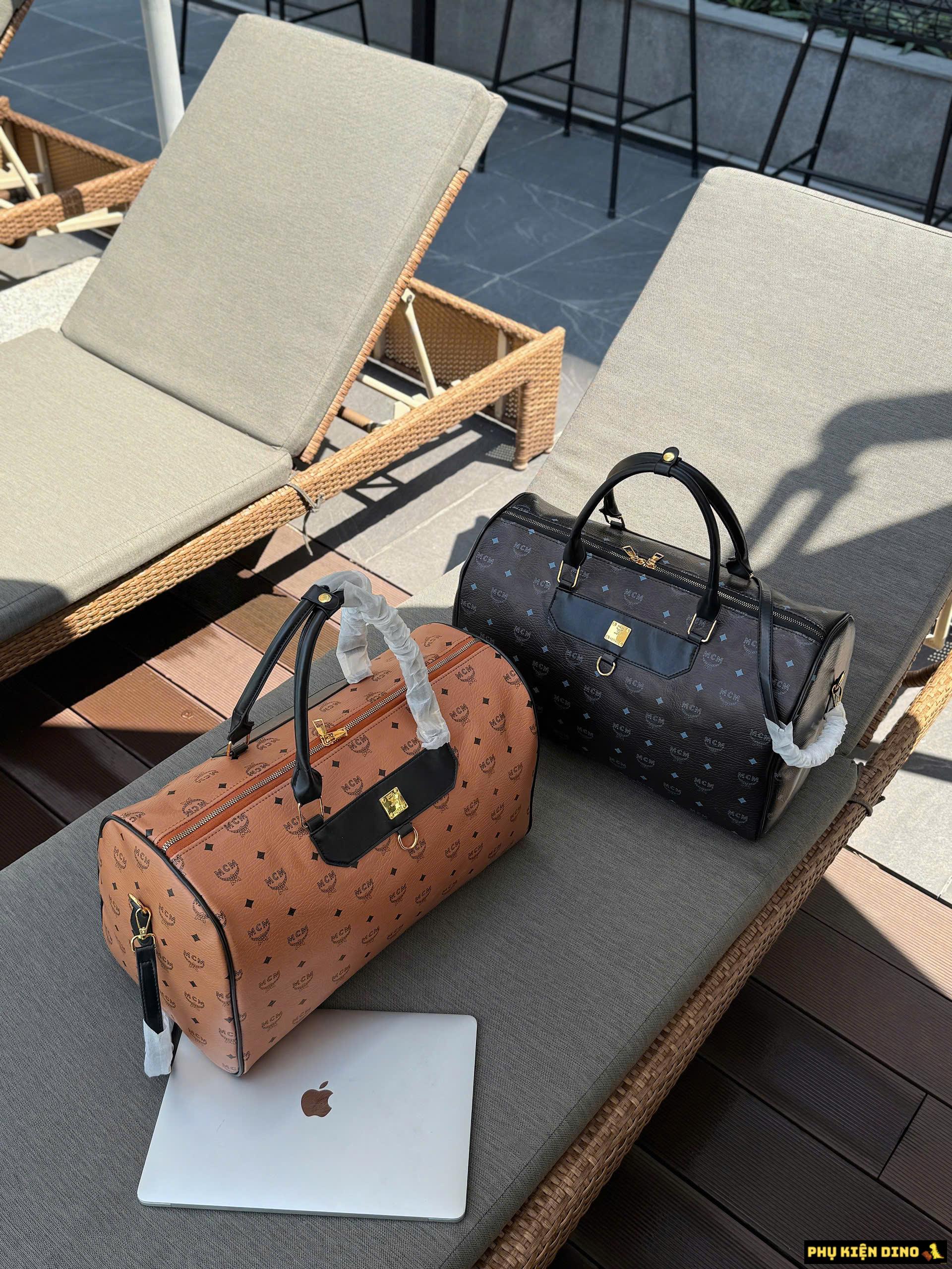 Túi Trống Du Lịch MCM Traveler Weekender In Visetos Đen Nâu Túi Trống Du Lịch MCM Traveler Weekender In Visetos Đen Nâu