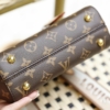 Đáy Túi Louis Vuitton Cluny Màu Nâu Size 20