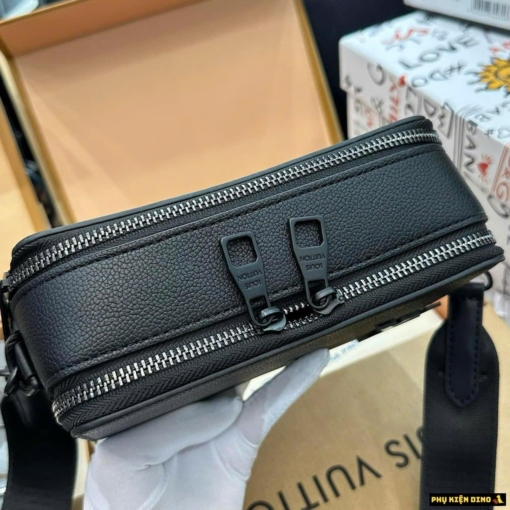 Túi Đeo Chéo Louis Vuitton LV Màu Đen