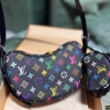 Mặt Sau Túi LV Louis Vuitton Monogram Màu Đen Họa Tiết