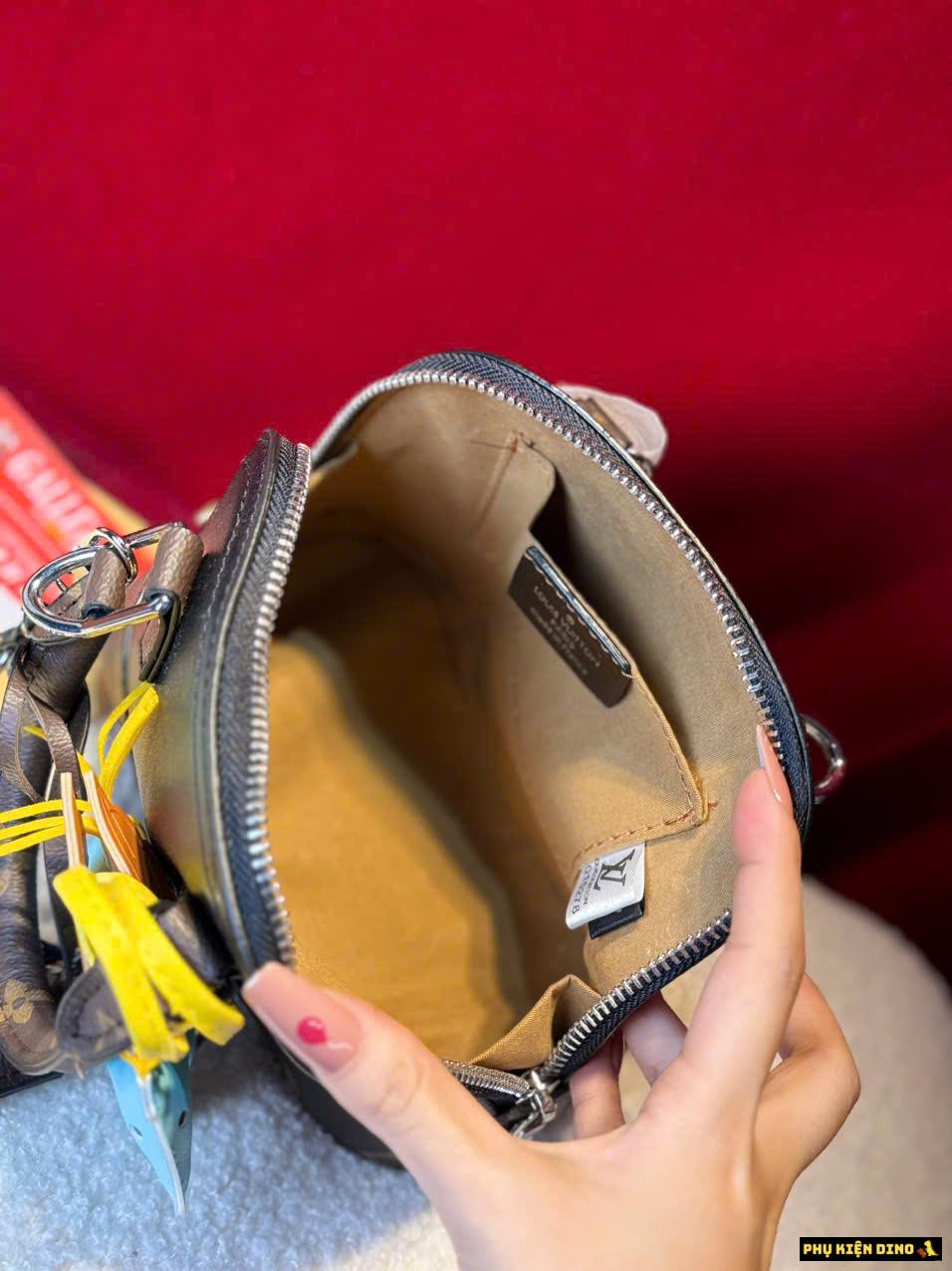 Túi Louis Vuitton LV Hến Alma BB Màu Đen Phối Nâu Túi Louis Vuitton LV Hến Alma BB Màu Đen Phối Nâu