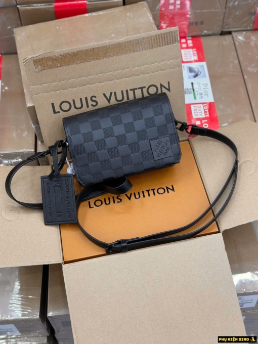 Túi Đeo Chéo Louis Vuitton LV Aero Mini Soft Trunk Họa Tiết Caro