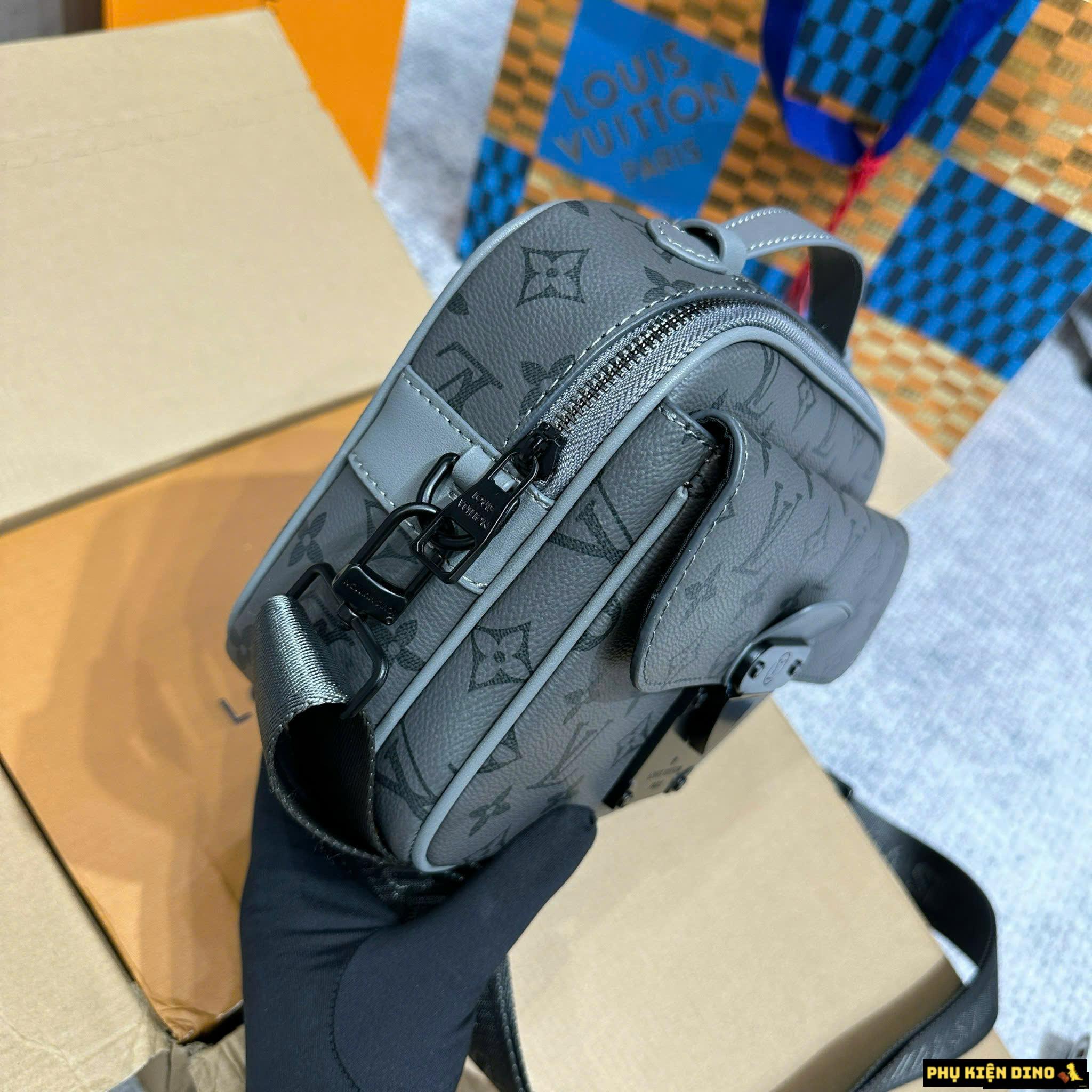 Túi Đeo Chéo Nam Louis Vuitton LV S Lock Messenger Gray Fullbox 9 Túi Louis Vuitton LV Lock Messenger Xám