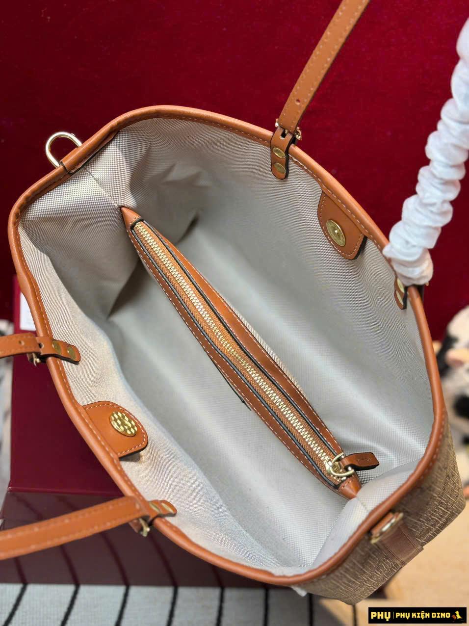 Túi Gucci GG Emblem Medium Tote Bag Size 32 Fullbox 10 Bên Trong Túi Gucci GG Emblem