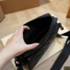 Túi Louis Vuitton LV Trio Messenger Black Fullbox 17 Bên Trong Túi Louis Vuitton LV Trio Messenger Black
