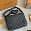 Túi Louis Vuitton District PM Messenger Bag