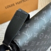 Túi Louis Vuitton District PM Messenger Bag 13 Túi Louis Vuitton District PM Messenger Bag Black M46255