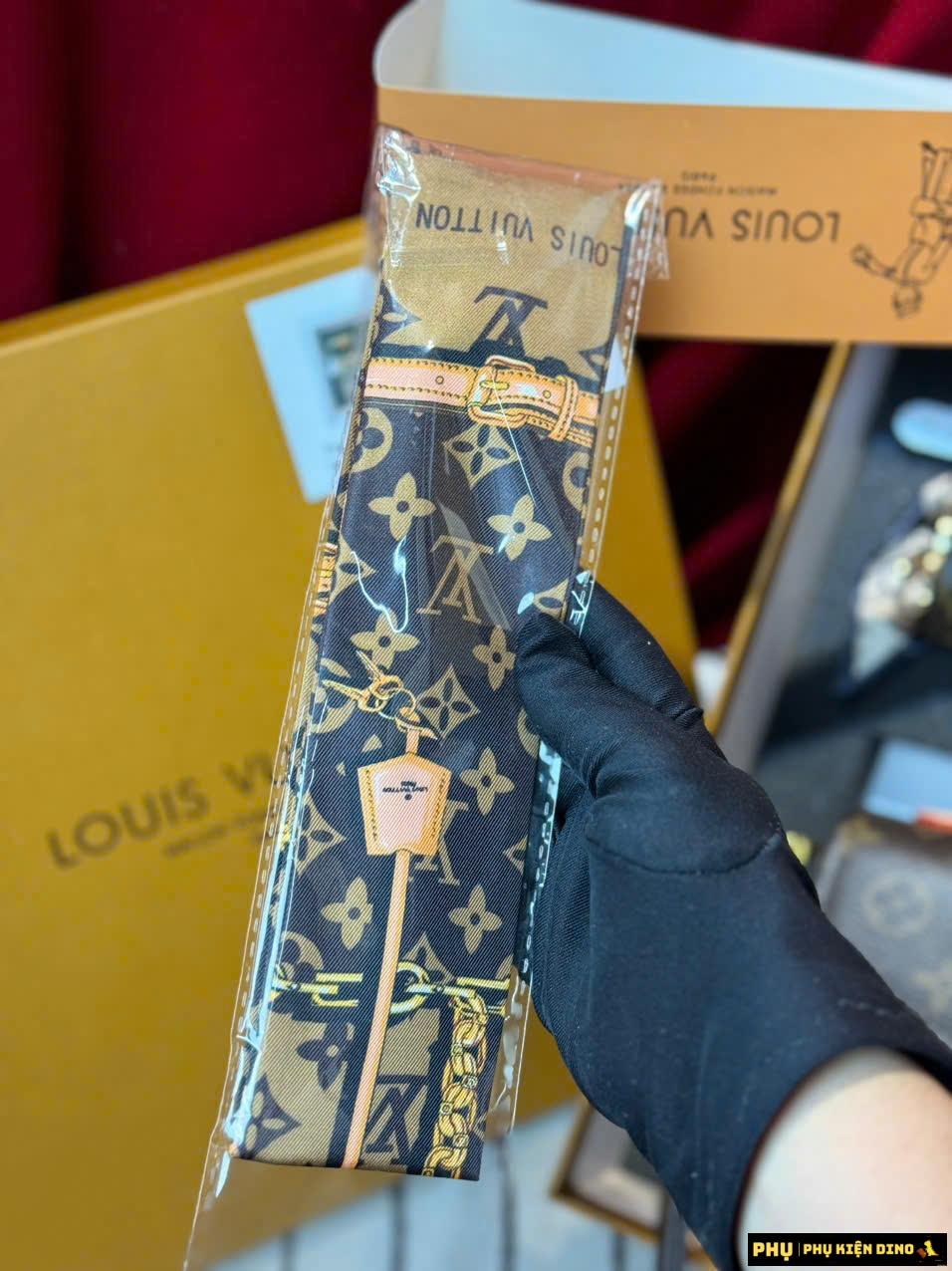 Túi Louis Vuitton Pochette Métis East West M46279 11 Khăn Kèm Túi Louis Vuitton Pochette