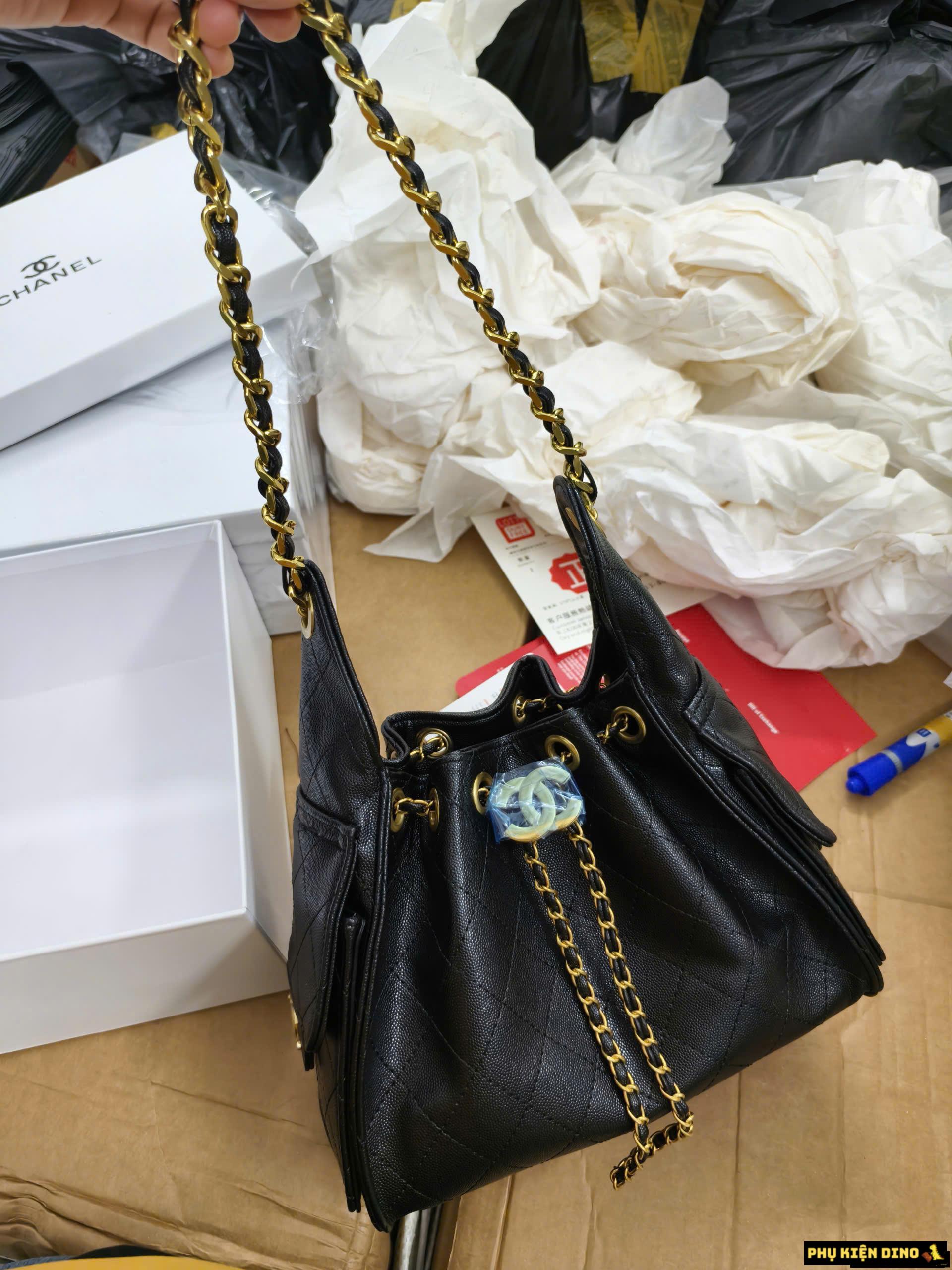 Túi Chanel Small Hobo Bag Black Caviar Antique Gold Hardware 2 Túi Chanel Small Hobo Bag Màu Đen Khóa Vàng Antique Da Caviar