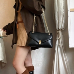 Phụ Kiện Dino - Phụ kiện thời trang thời thượng 22 Túi Charles & Keith CNK Yuis Lilibet Chain Strap Bag Black Fullbox