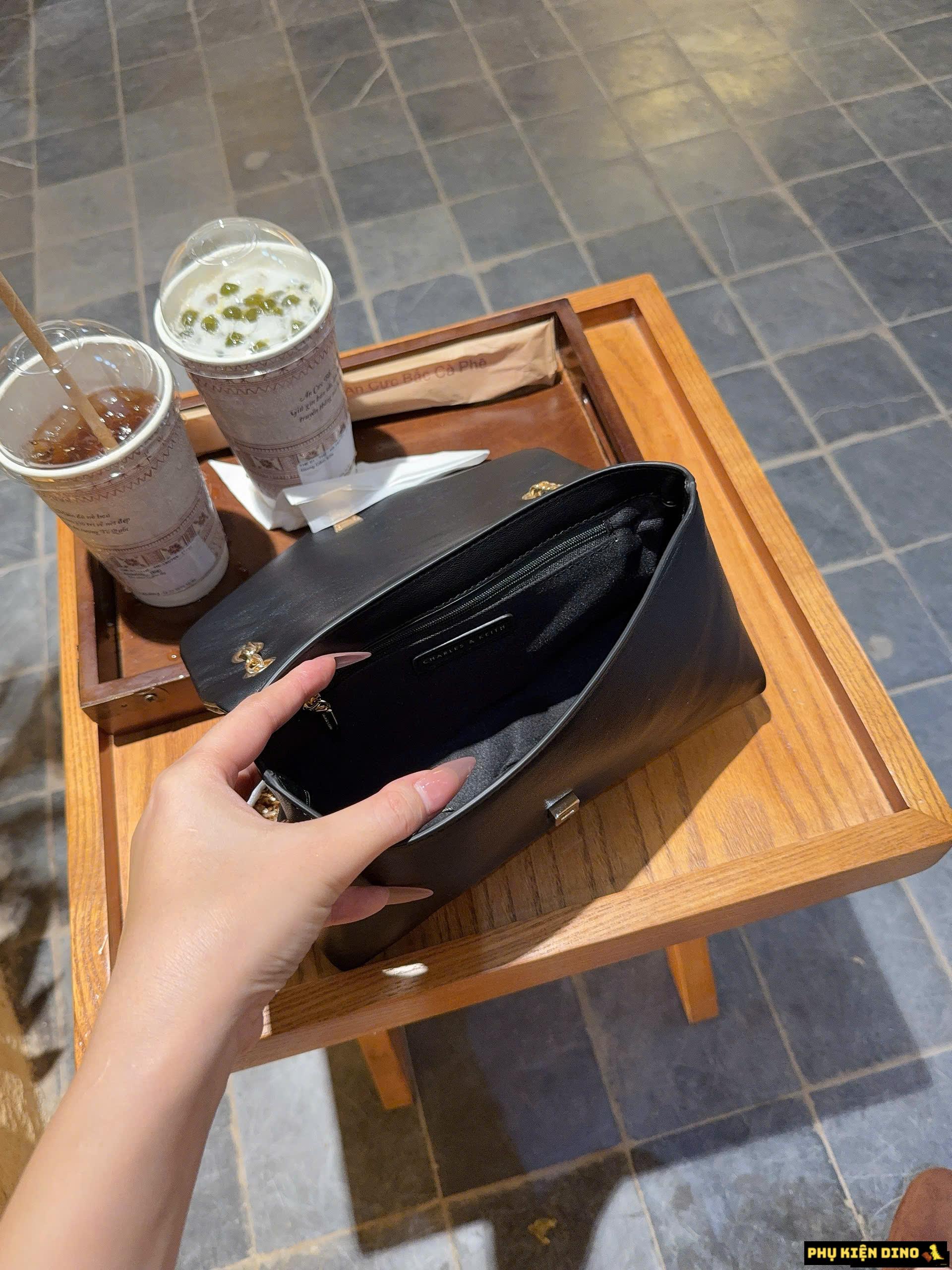 Túi Charles & Keith CNK Yuis Lilibet Chain Strap Bag Black 12 Túi Charles & Keith Yuis Lilibet Màu Đen Đeo Vai Đeo Chéo