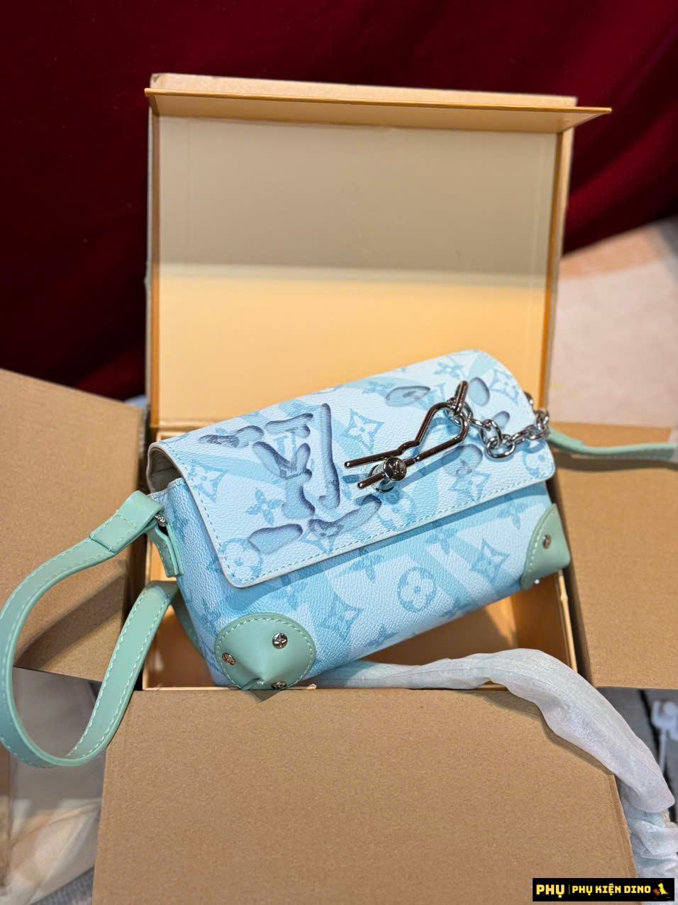 Túi Louis Vuitton LV Steamer Wearable Wallet Aquagarden Size 18 M22637 4 Túi Đeo Chéo Louis Vuitton Steamer Aquagarden Size 18 Màu Xanh