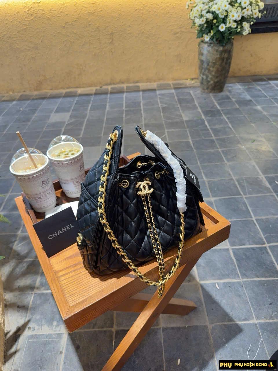 Túi Đeo Vai Chanel Small Hobo Bag Black Caviar Dây Rút Sang Trọng Túi Đeo Vai Chanel Small Hobo Bag Black Caviar Dây Rút Sang Trọng