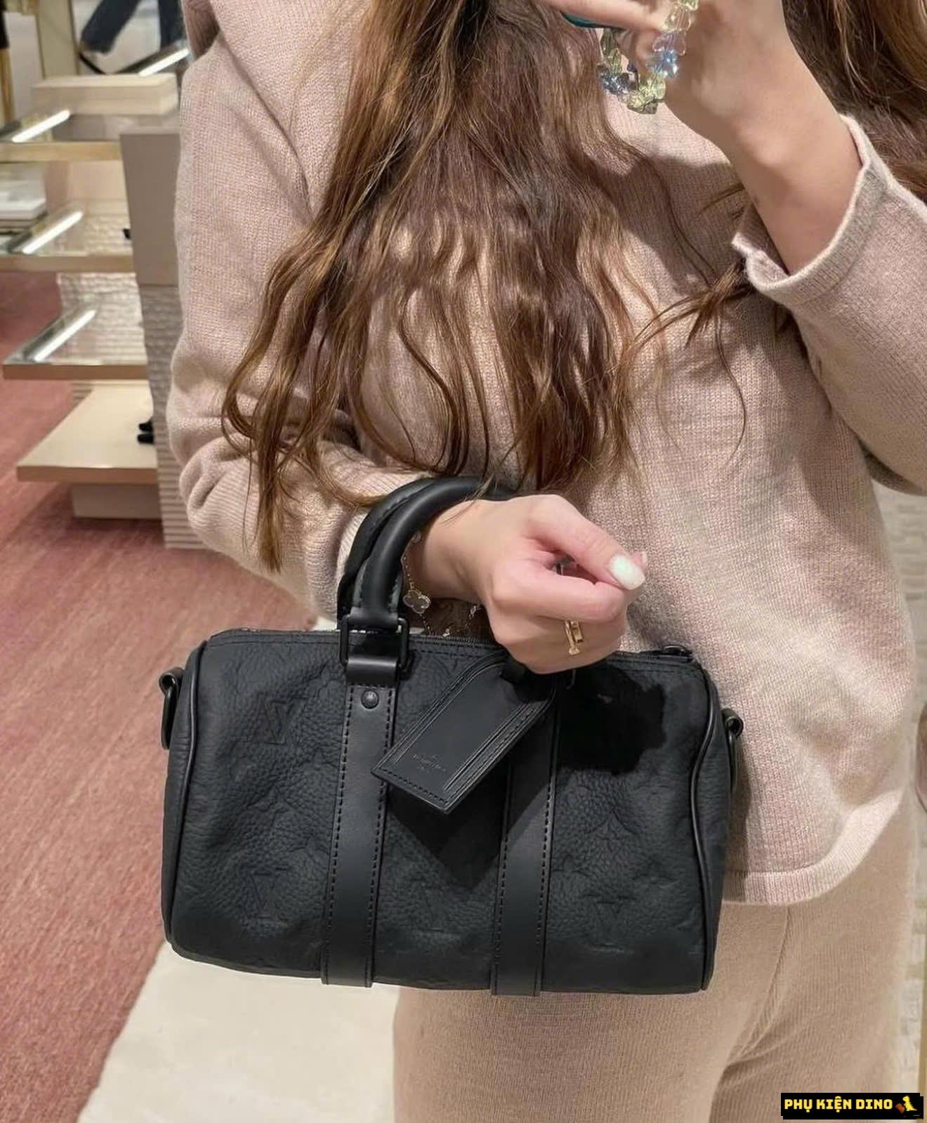 Túi Trống Louis Vuitton LV Keepall Bandouliere Size 25 Size 30 M22765 16 Túi Du Lịch Louis Vuitton Keepall Bandouliere 25