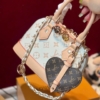 Túi Xách Nữ Louis Vuitton LV Hến Alma BB Charm Heart Fullbox Size 20 25 Túi Louis Vuitton Alma BB Màu Trắng Sữa Họa Tiết Size 20
