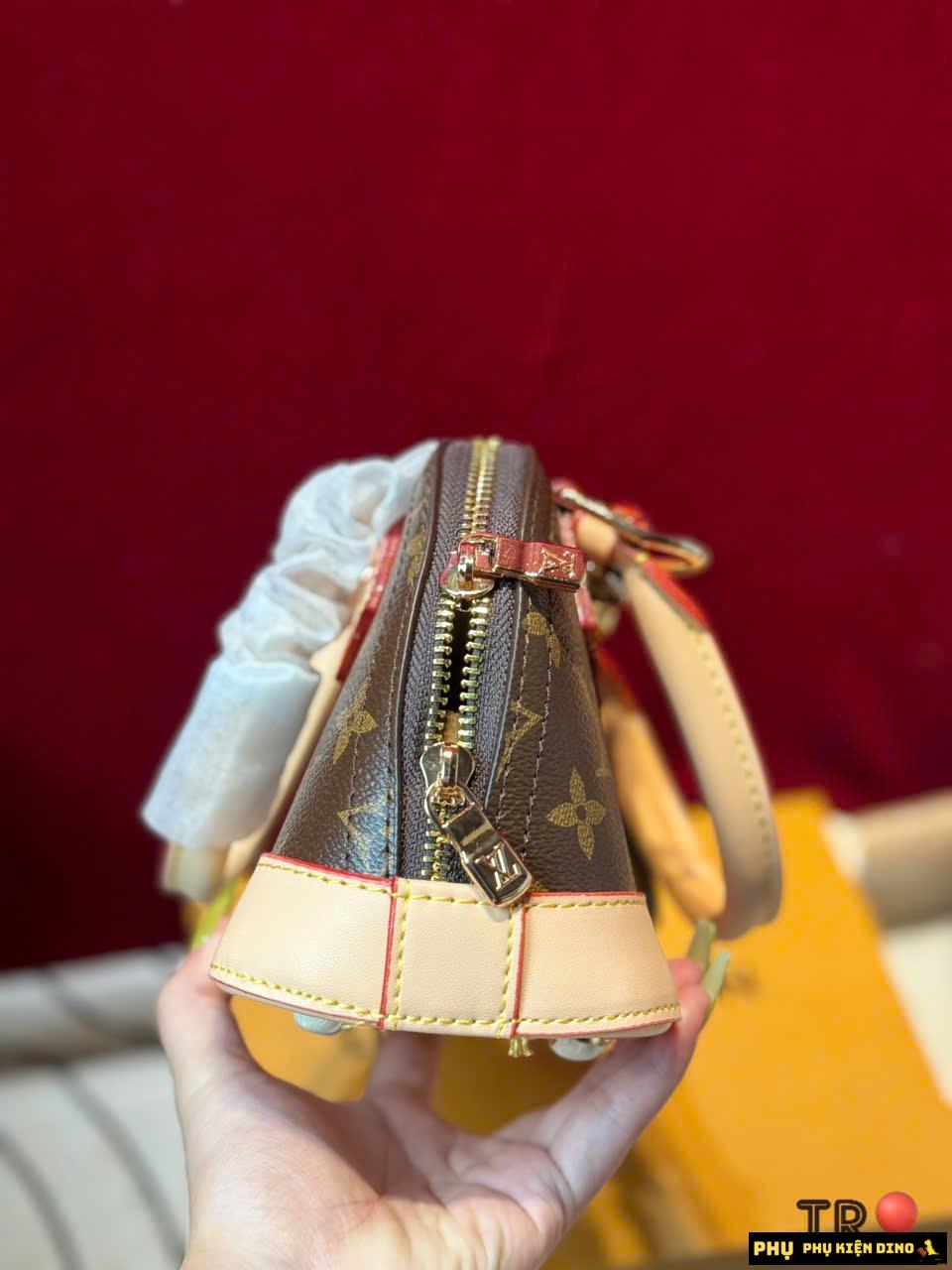 Túi Xách Nữ Louis Vuitton LV Hến Alma BB Charm Heart Fullbox Size 20 10 Túi Louis Vuitton Alma BB Nâu Size 20 Phối Charm Trái Tim