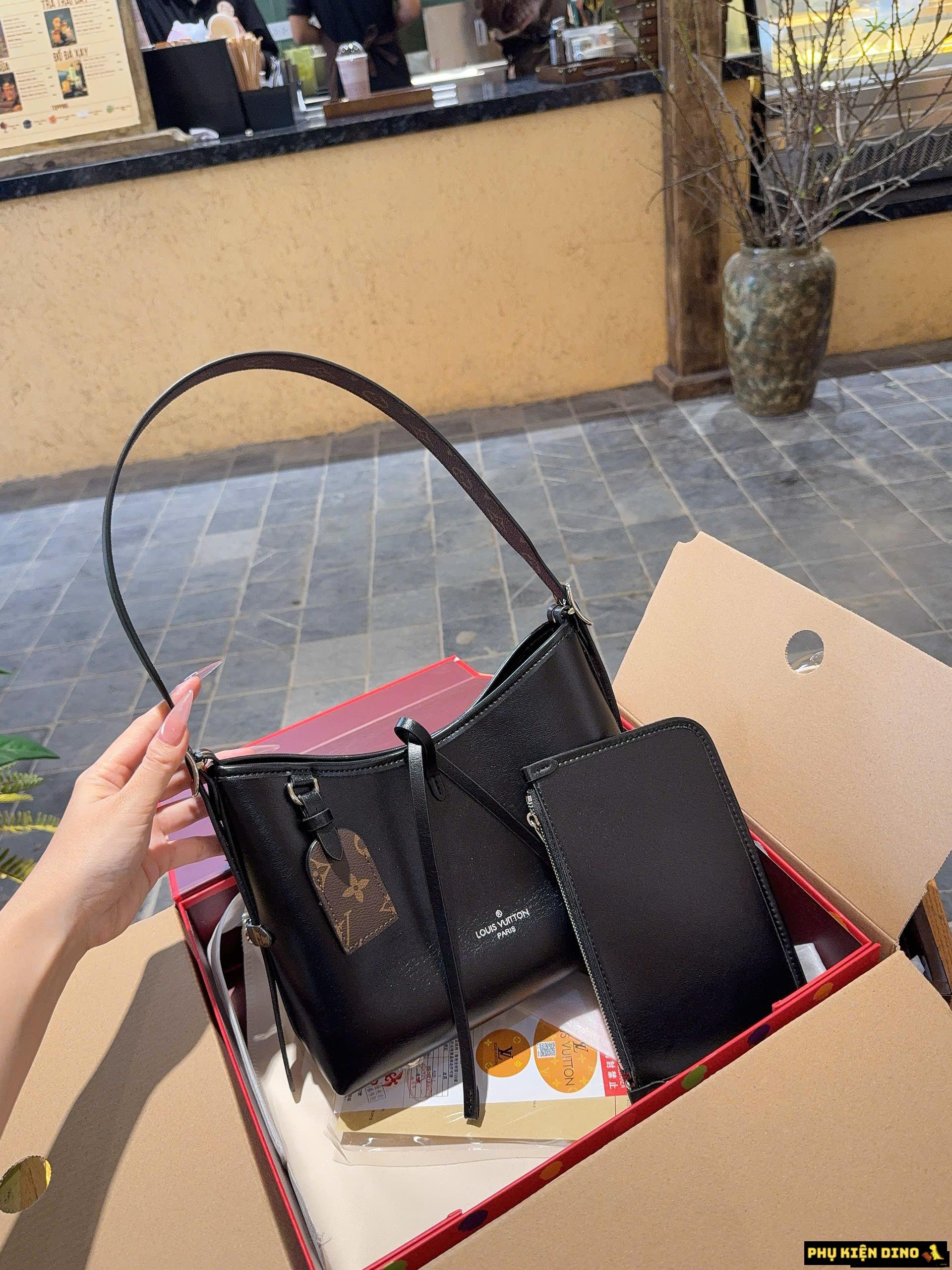 Túi Louis Vuitton CarryAll Shoulder Bag In Leather Black Fullbox Size 25 Size 29 10 Túi Louis Vuitton CarryAll Shoulder Bag In Leather Black Fullbox Size 25