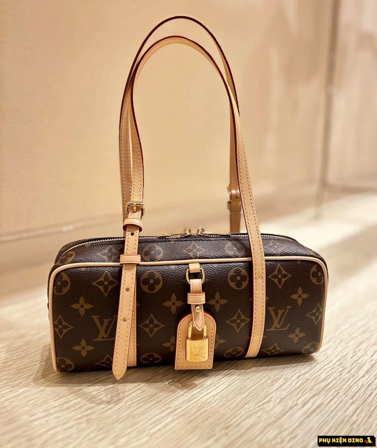 Túi Louis Vuitton LV Hang On Brown M47031 4 Túi Louis Vuitton LV Hang On