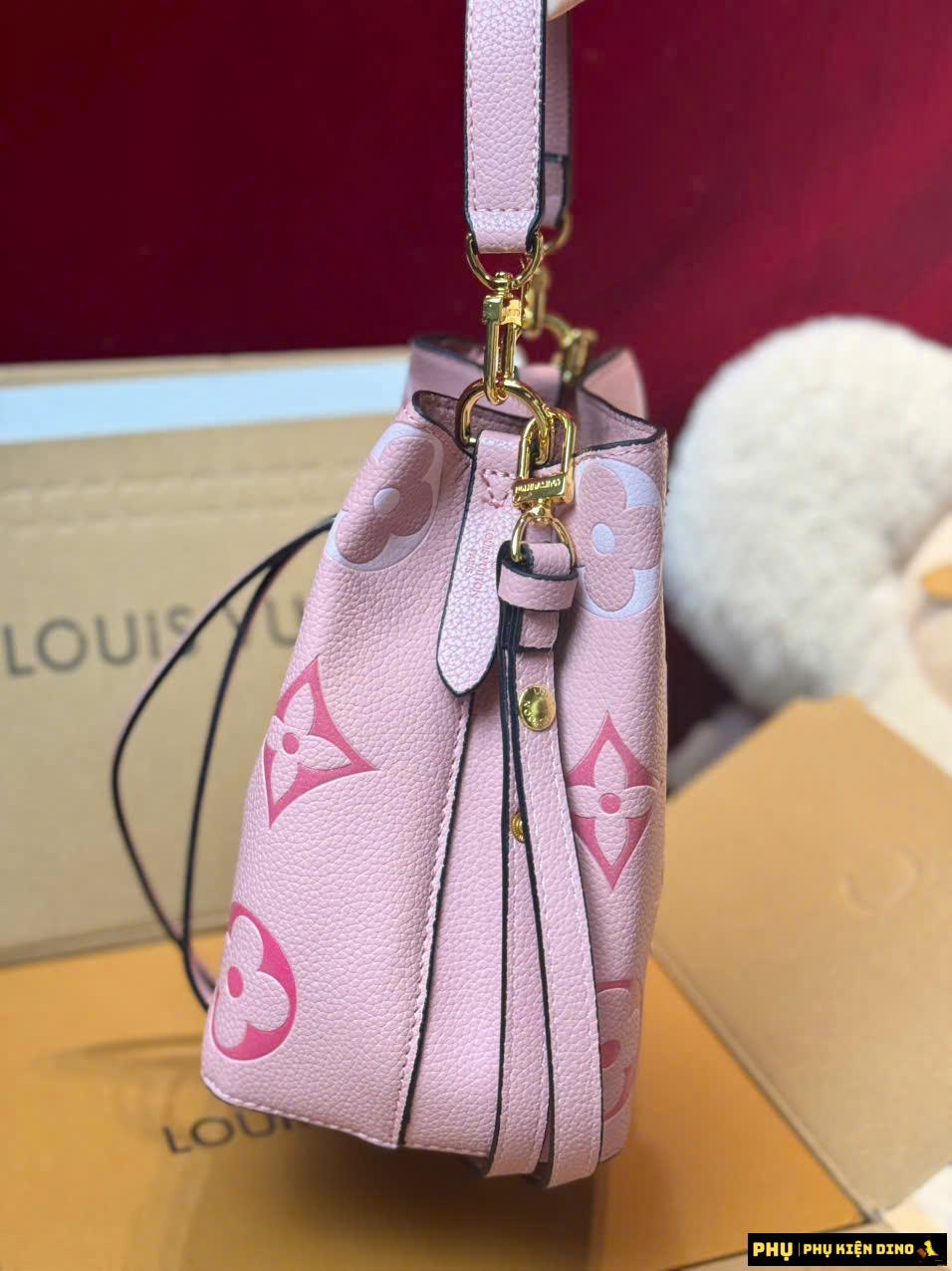 Túi Louis Vuitton Summer Bundle Bag Rose Size 20 M46492 5 Túi Louis Vuitton M46492 Summer Bundle Bag Rose Size 20