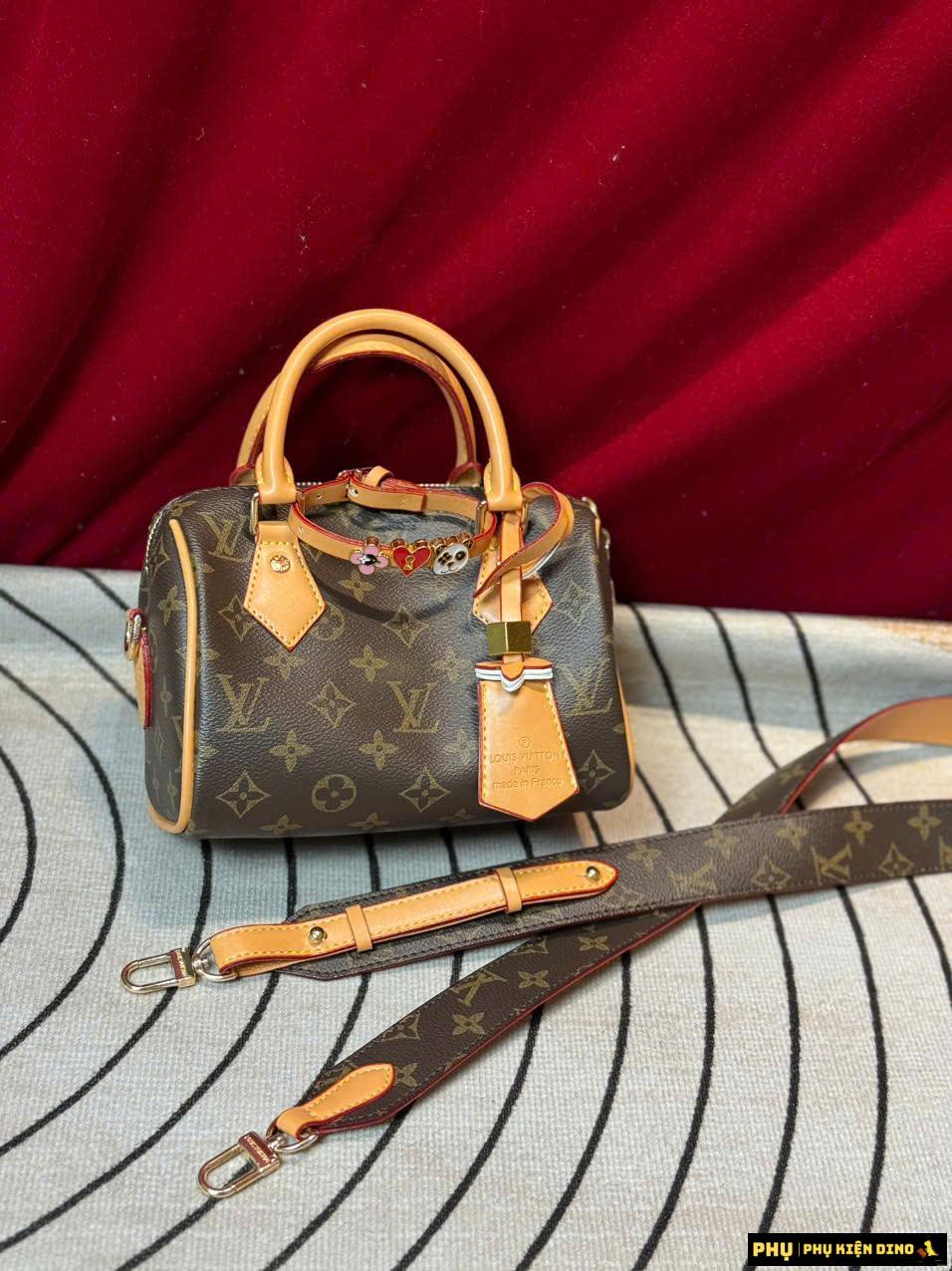 Túi Louis Vuitton Speedy Size 20 Monogram Charm Panda Fullbox 13 Túi Louis Vuitton Speedy 20 Monogram Kèm Charm Panda Fullbox Nam Châm