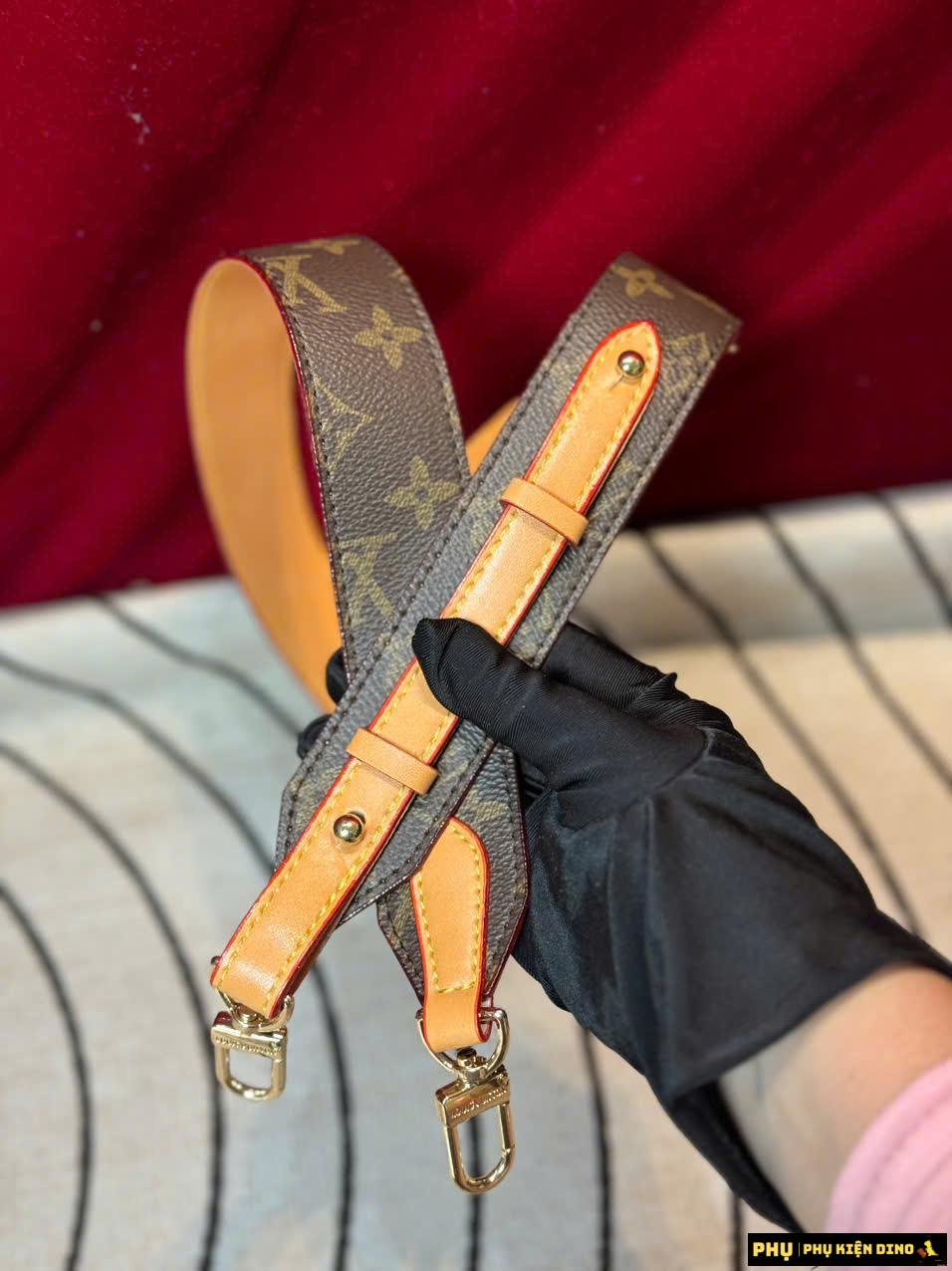 Túi Louis Vuitton Speedy 20 Size 20 Monogram Kèm Charm Panda Cao Cấp Túi Louis Vuitton Speedy 20 Size 20 Monogram Kèm Charm Panda Cao Cấp