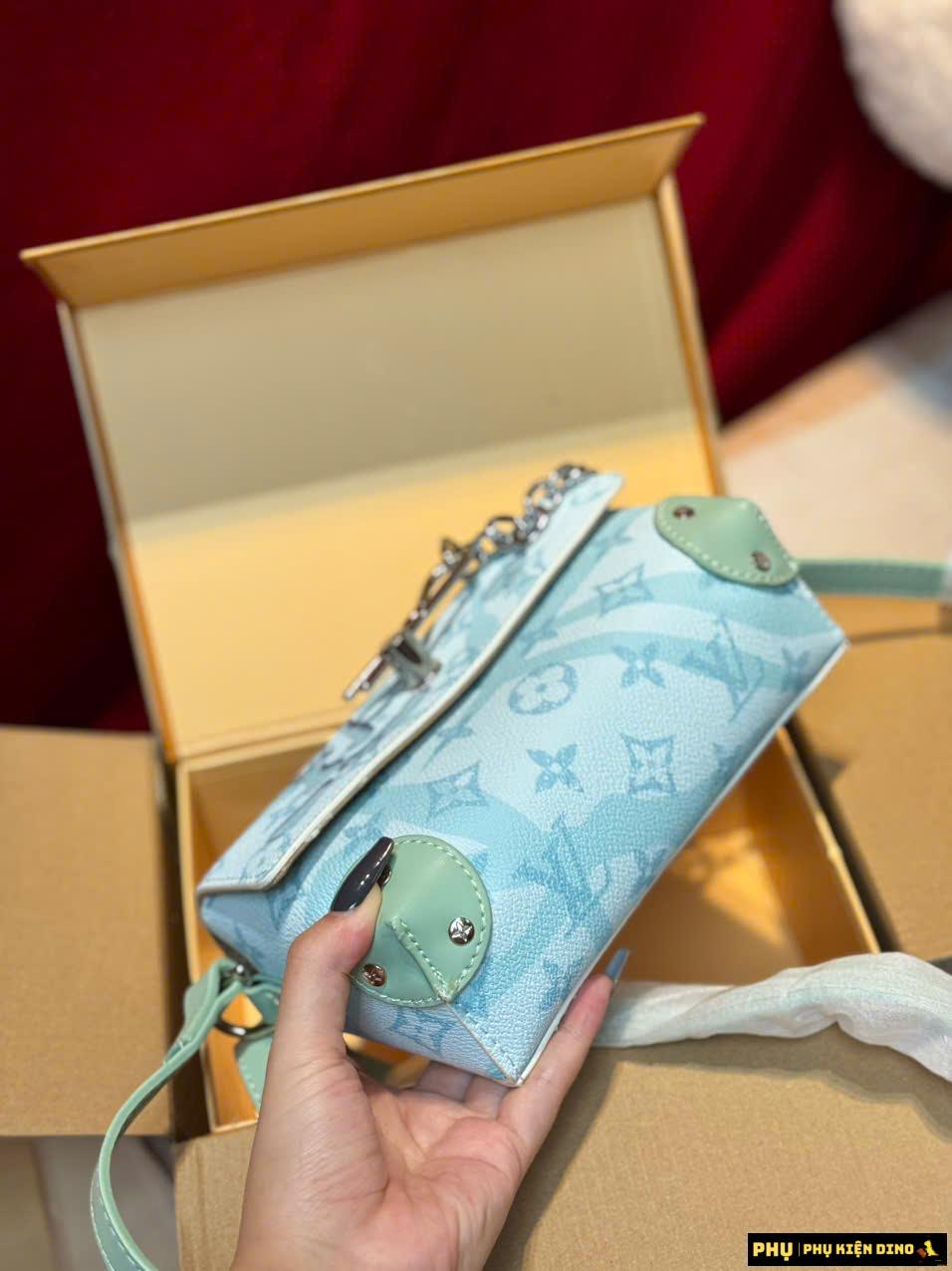 Túi Louis Vuitton LV Steamer Wearable Wallet Aquagarden Size 18 M22637 10 Túi Louis Vuitton Steamer Họa Tiết 3D Aquagarden