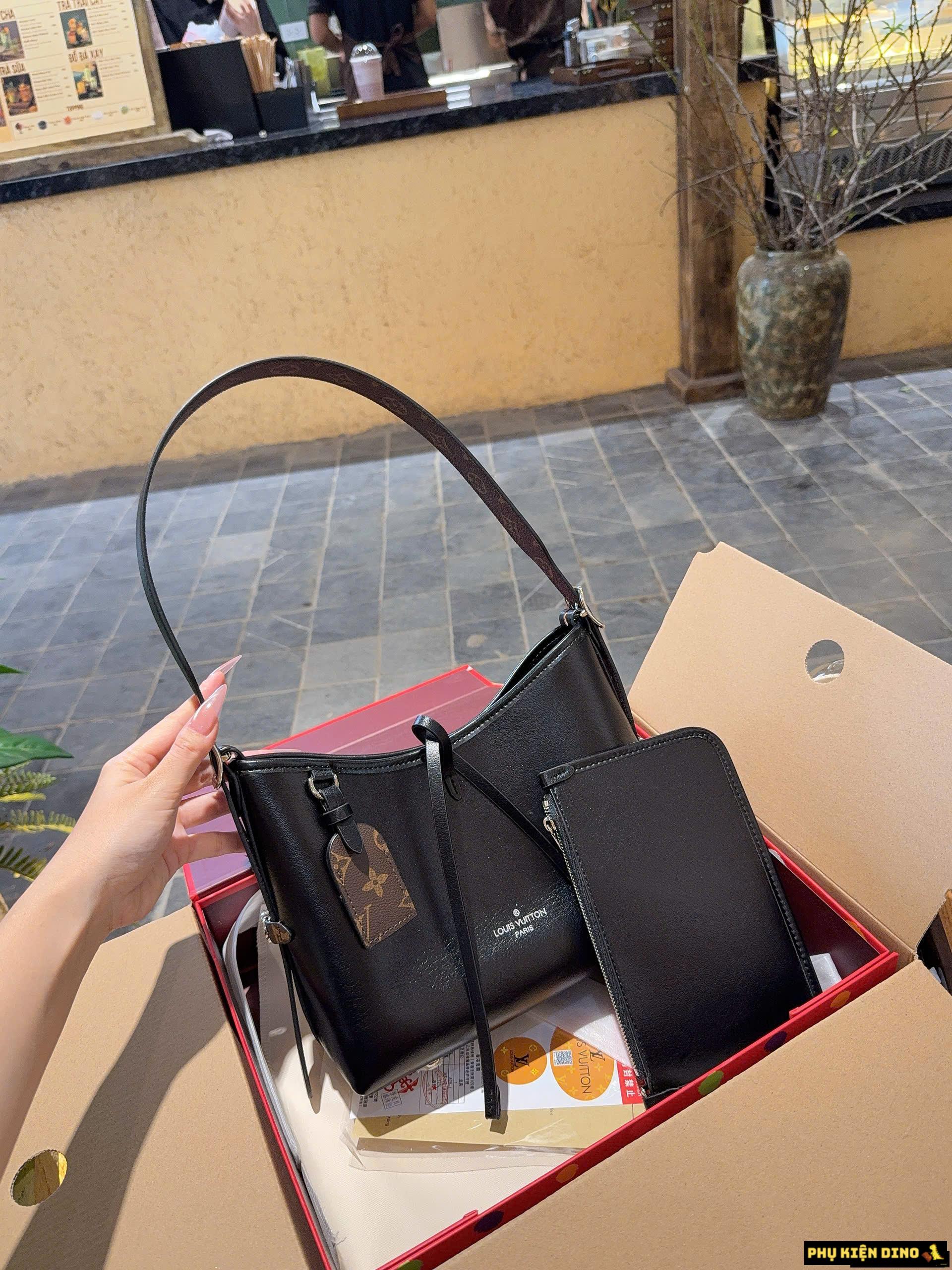 Túi Louis Vuitton CarryAll Shoulder Bag In Leather Black Fullbox Size 25 Size 29 5 Túi LV CarryAll Shoulder Bag In Leather Màu Đen
