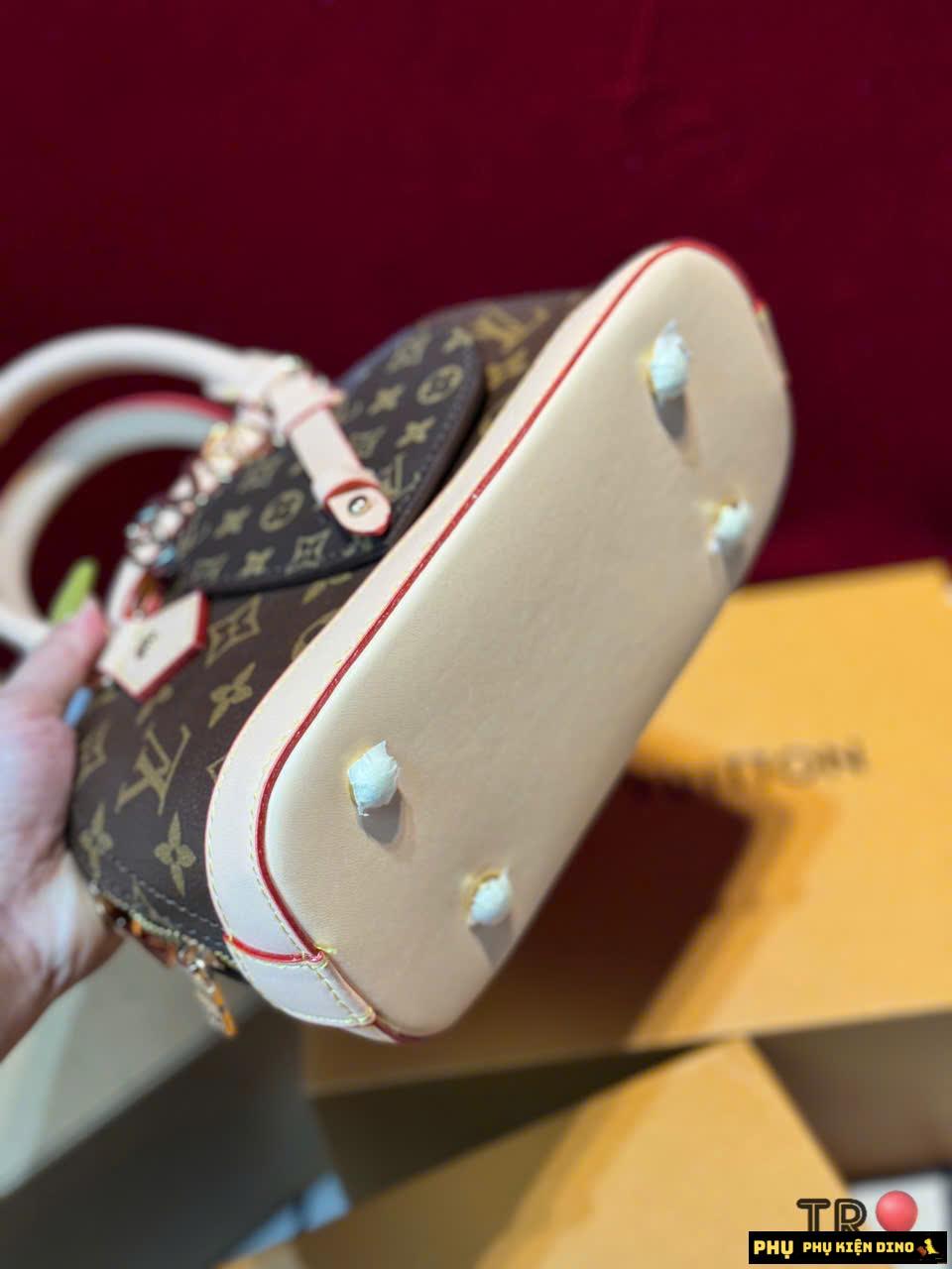 Túi Xách Nữ Louis Vuitton LV Hến Alma BB Charm Heart Fullbox Size 20 6 Túi Nữ LV Hến Size 20 Màu Nâu Họa Tiết Monogram Cao Cấp