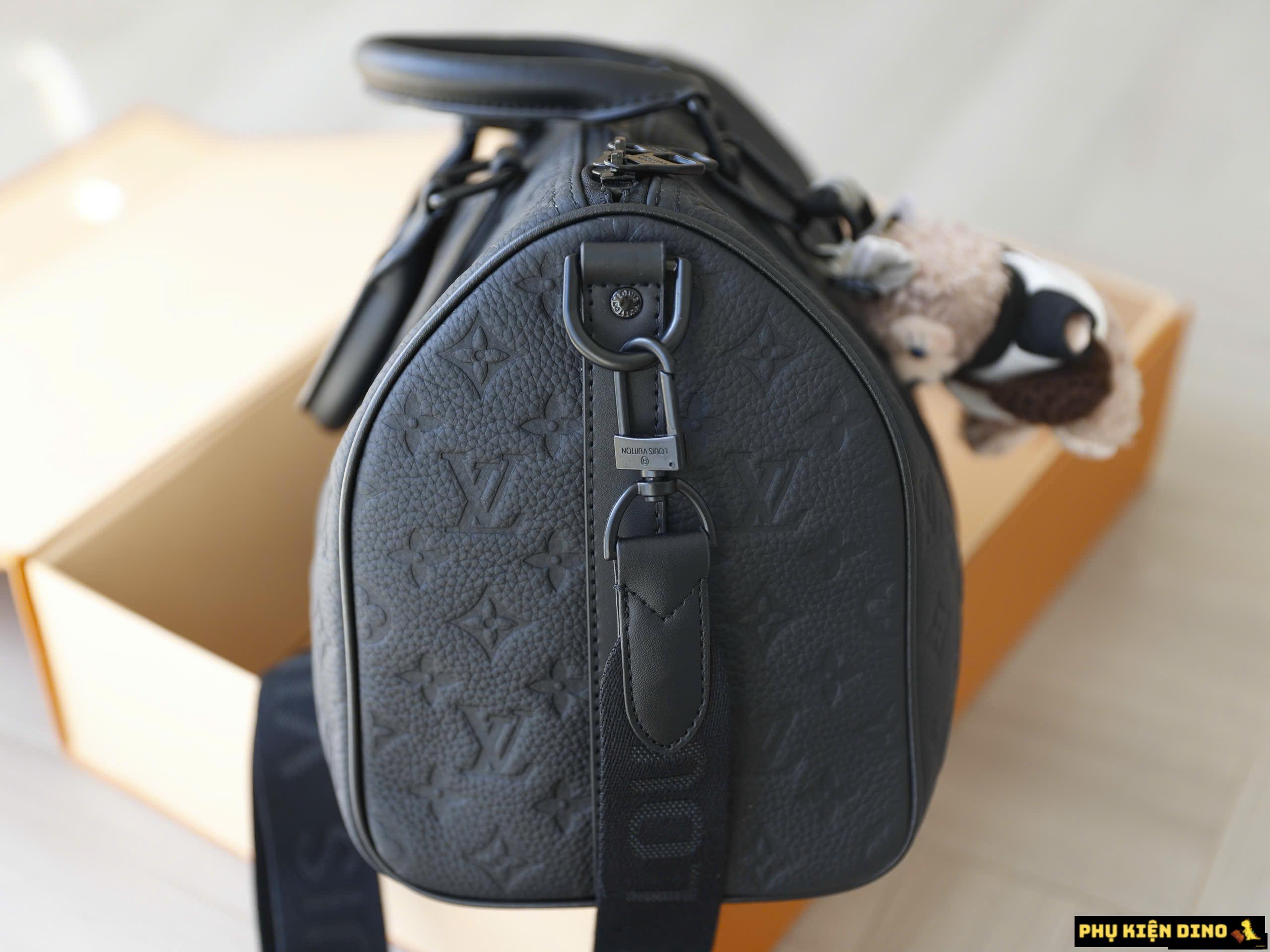 Túi Trống Louis Vuitton LV Keepall Bandouliere Size 25 Size 30 M22765 7 Túi Trống LV Keepall Màu Đen