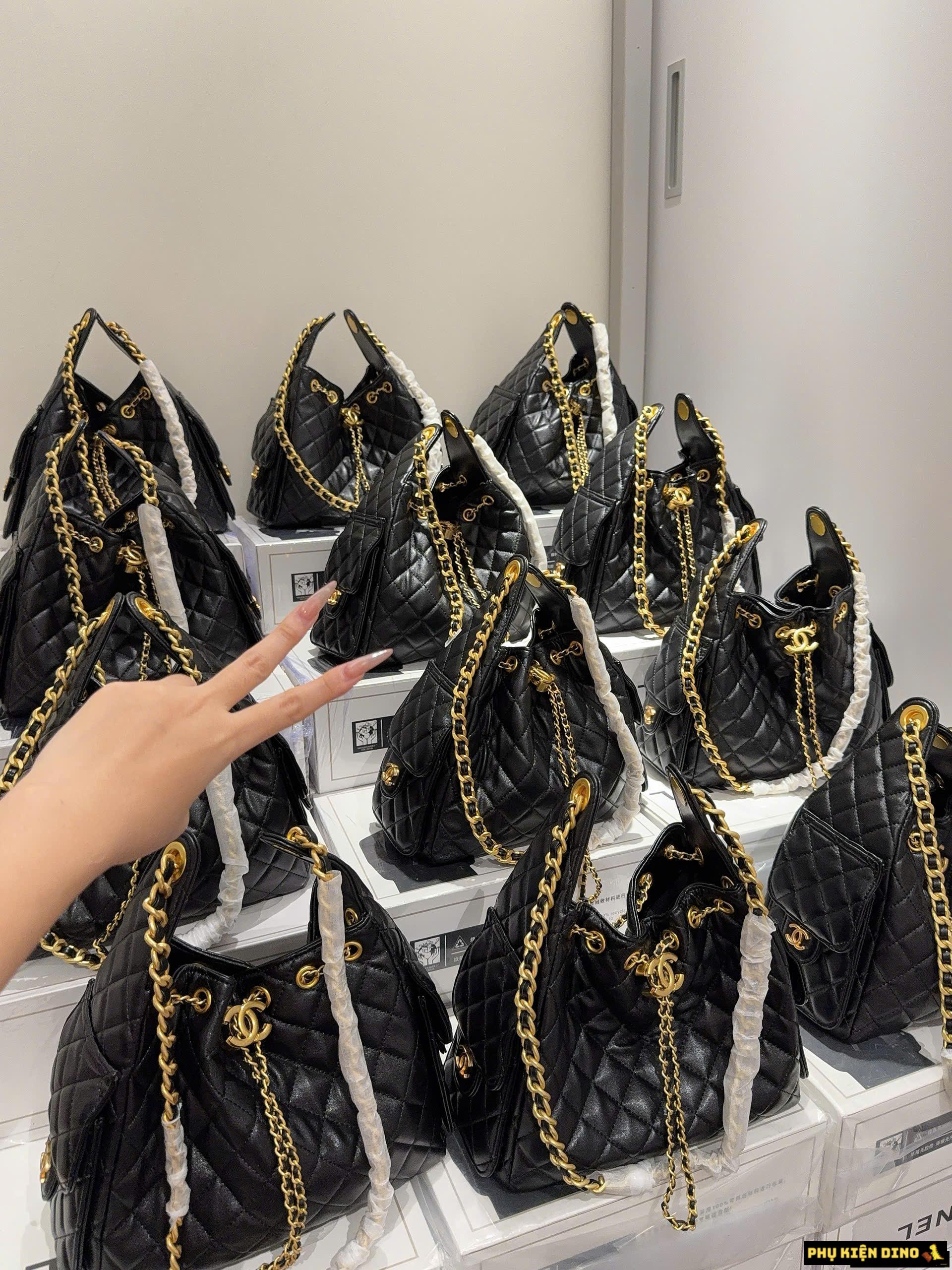 Túi Chanel Small Hobo Bag Black Caviar Antique Gold Hardware 21 Túi Xách Chanel Small Hobo Màu Đen Da Caviar Khóa Vàng Antique Fullbox