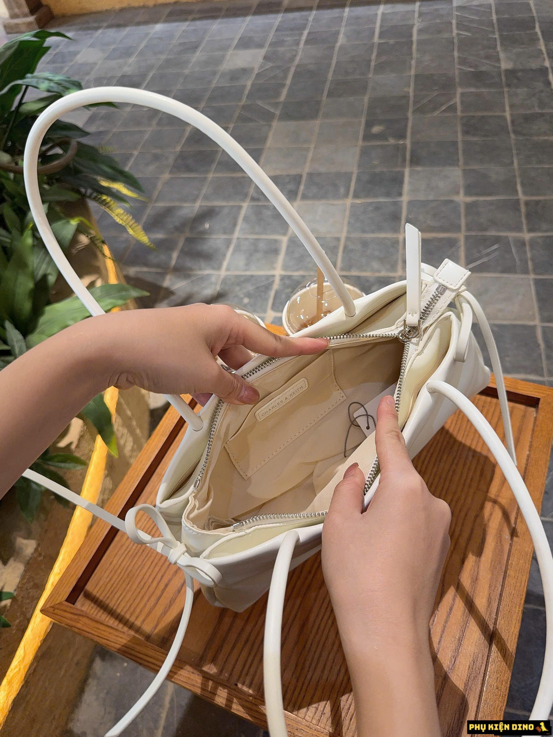 Túi Charles & Keith CNK Hazel Bow Elongated Shoulder Bag 11 Túi Xách Charles Keith CNK Hazel Màu Trắng