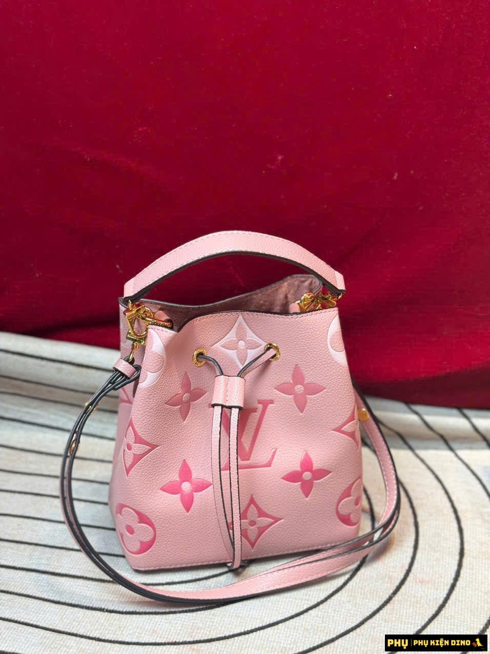 Túi Louis Vuitton Summer Bundle Bag Rose Size 20 M46492 3 Túi Xách LV Summer Bundle Bag Rose Size 20 Màu Hồng