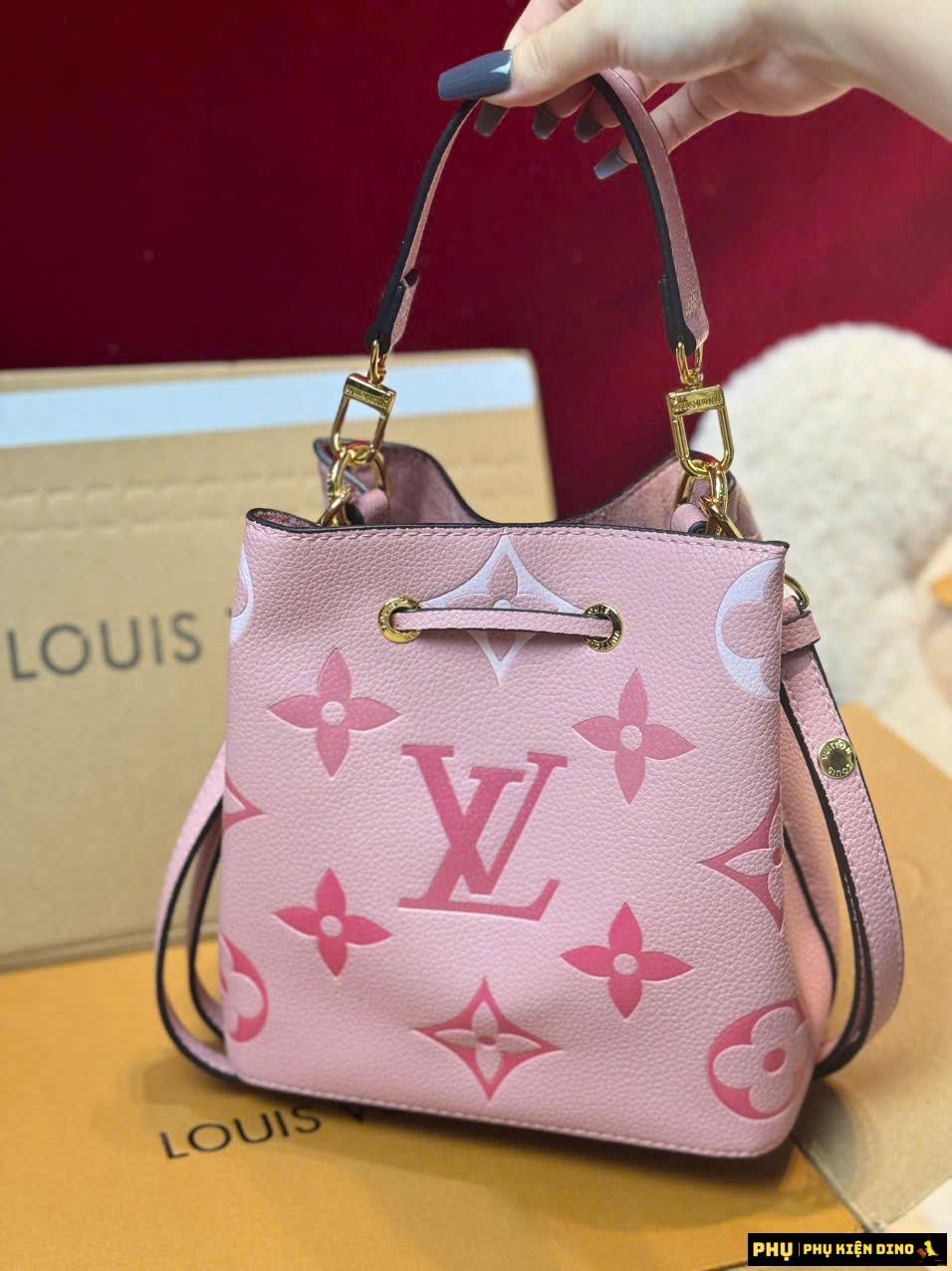 Túi Louis Vuitton Summer Bundle Bag Rose Size 20 M46492 2 Túi Xách Nữ Louis Vuitton Màu Hồng Summer Bundle Bag Size 20