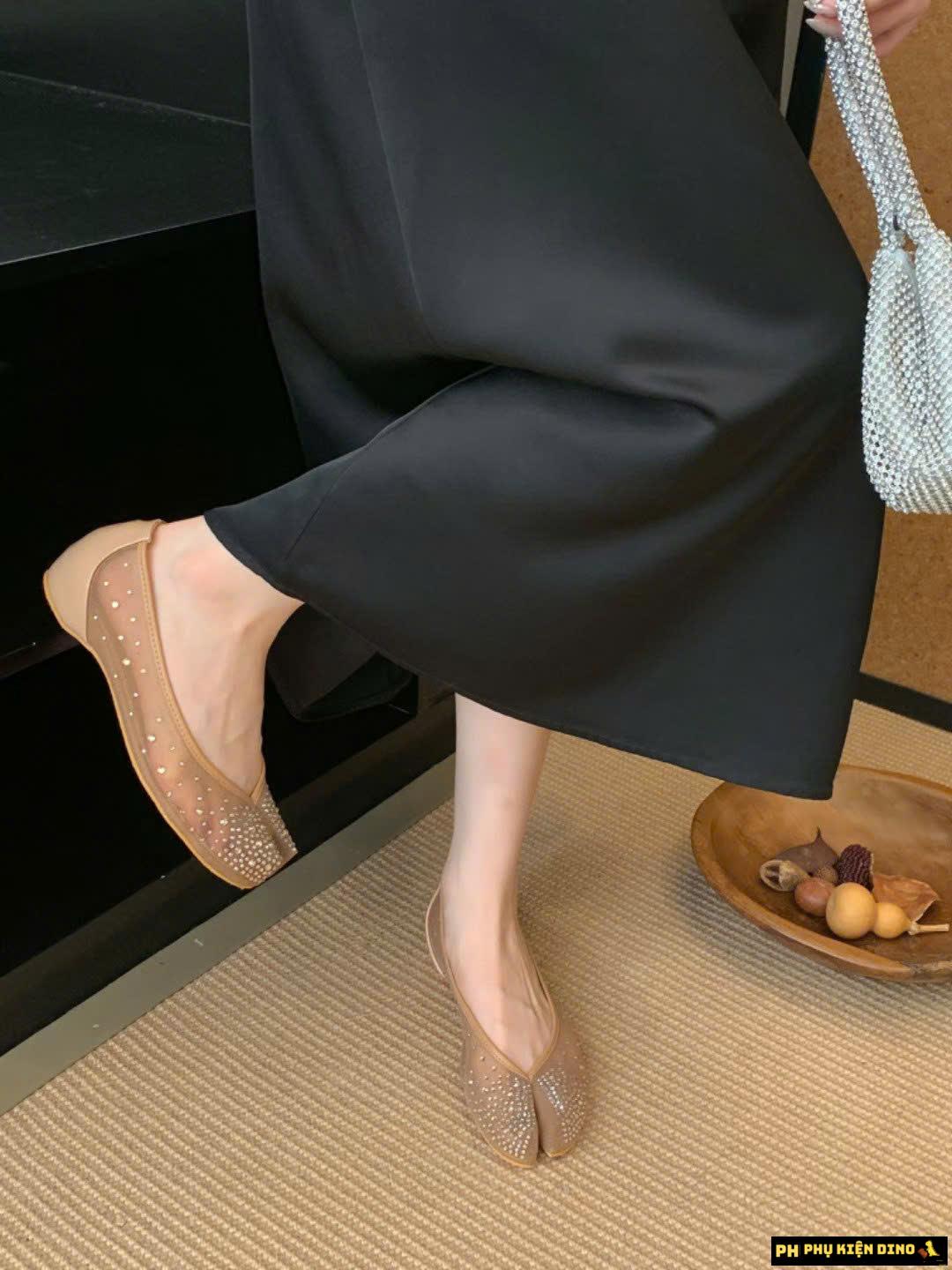 Giày Búp Bê Tabi Đính Đá MIJILI Màu Đen Da Cao Cấp 3 Giày Tabi MIJILI Beige Rhinestone Fashion For Lady