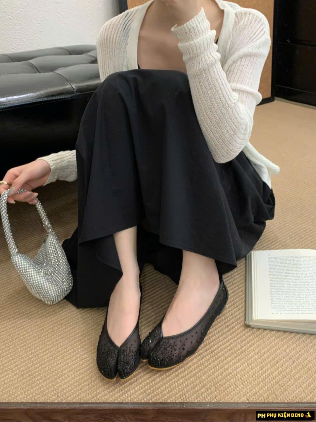 Giày Búp Bê Tabi Đính Đá MIJILI Màu Đen Da Cao Cấp 2 Giày Tabi MIJILI Black Rhinestone Soft Leather