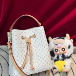 Phụ Kiện Dino - Phụ kiện thời trang thời thượng 14 Túi Louis Vuitton Neonoe BB Size 21 Bucket Bag White