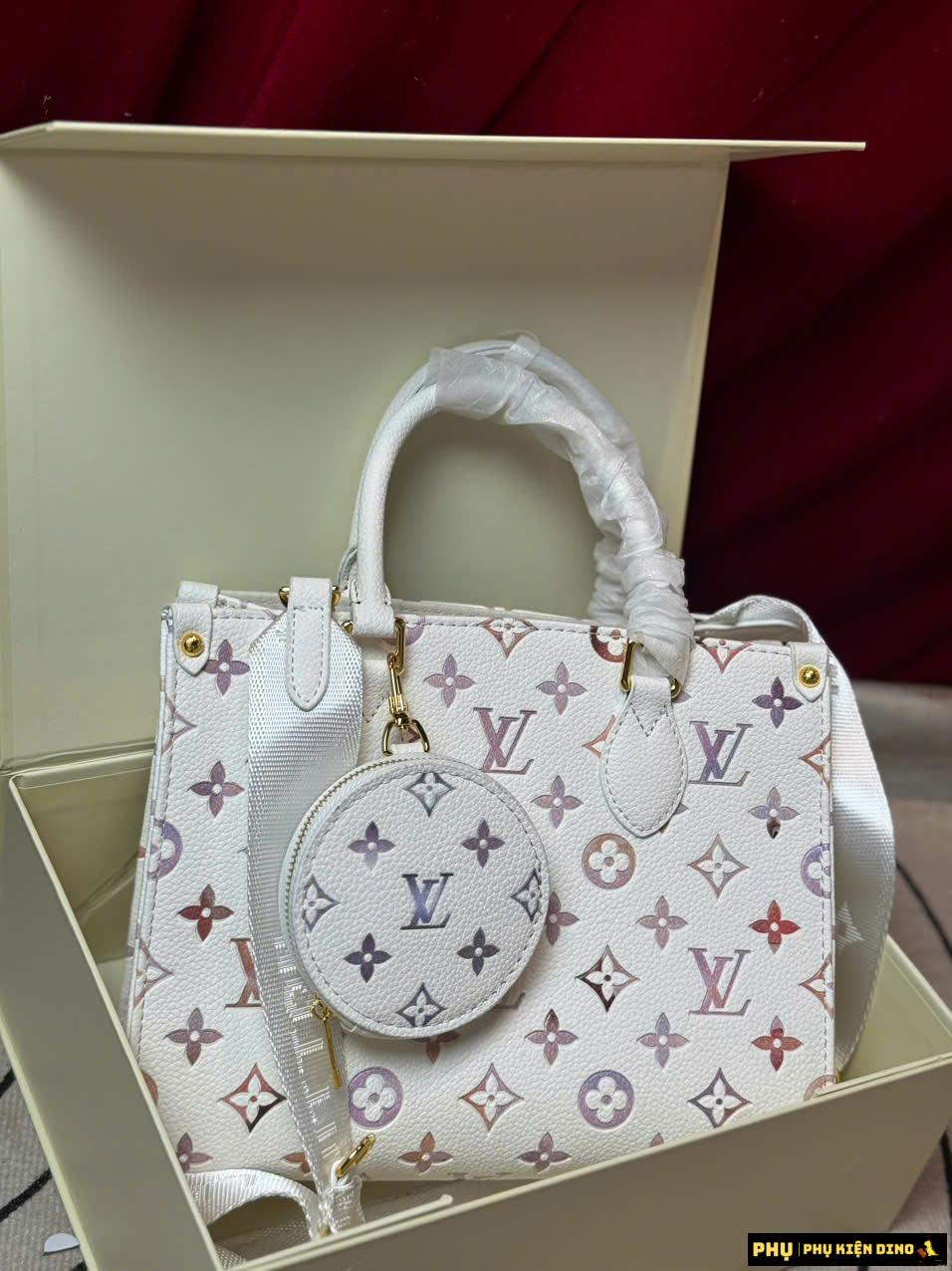 Túi Louis Vuitton OnTheGo PM Size 25 White Multi Color Monogram Fullbox Túi Louis Vuitton OnTheGo PM Size 25 White Multi Color Monogram Fullbox