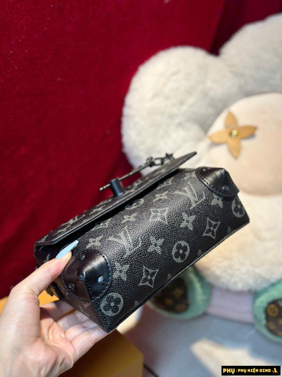 Túi Nam Louis Vuitton LV Steamer Wearable Monogram Eclipse M81783 5 Túi Louis Vuitton Steamer Wearable M81783 Monogram Eclipse Cao Cấp